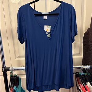 Amelia James Navy Blue V-Neck Short Sleeve Top with Crisscross